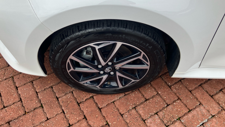 Toyota Yaris 1.5 Hybrid Design 5dr CVT Hybrid Hatchback